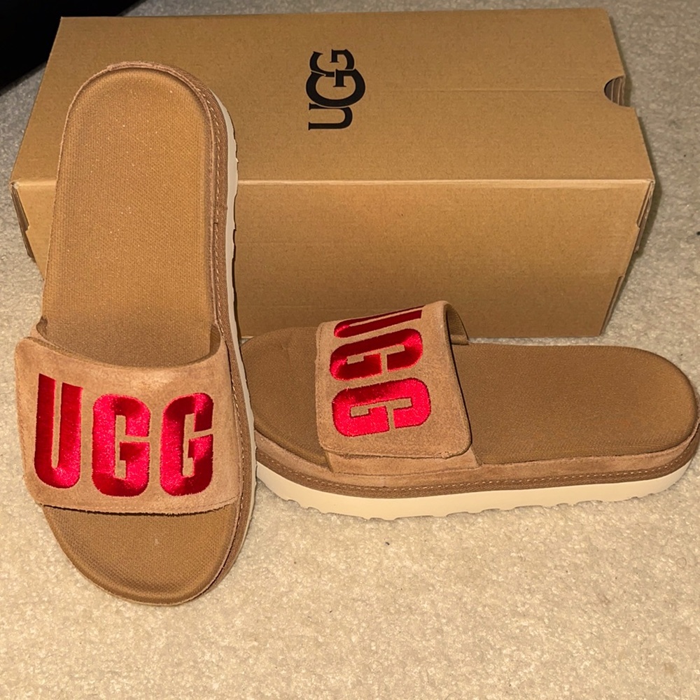 LIKE NEW UGG LATON SLIDES 100% AUTHENTIC! SZ 9W